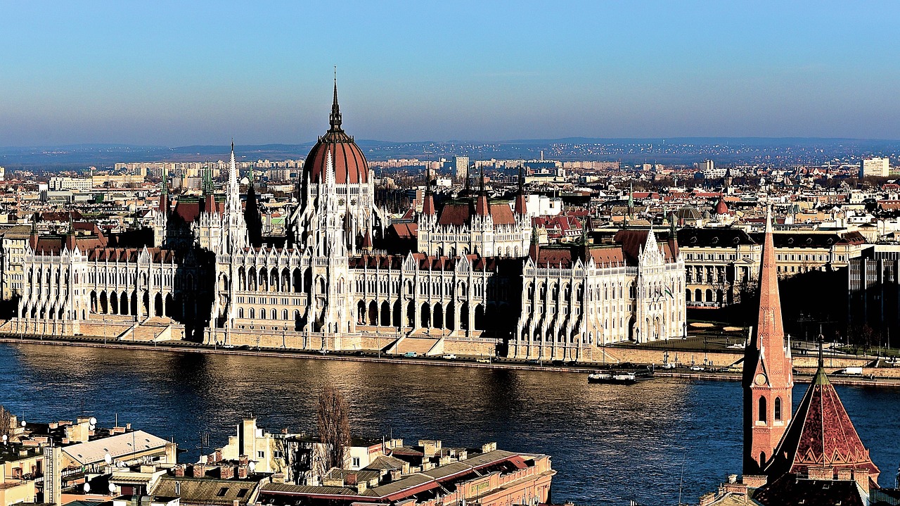 Budapest, Parlament (www.pixabay.com / Anna 01)