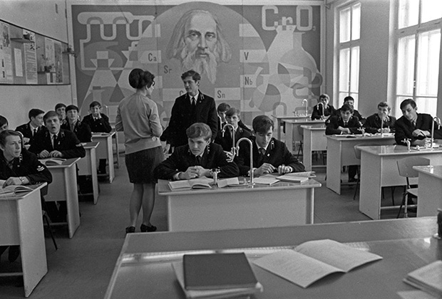2  Chemieunterricht, Foto: Boris Kaufman, UdSSR, 1973