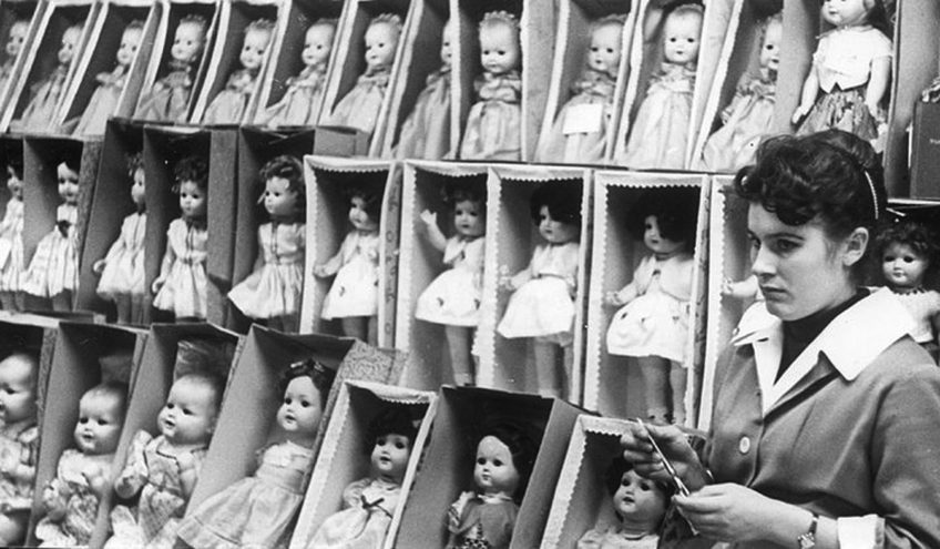 9 Puppen in der "Kinderwelt" in Moskau, Foto: Anatoli Boldin, 1961, UdSSR