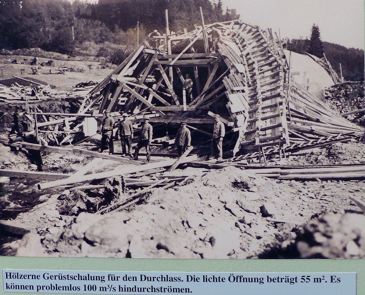Bauarbeiten am Durchfluss der Talsperre (Foto: Stadt Frauenstein)
