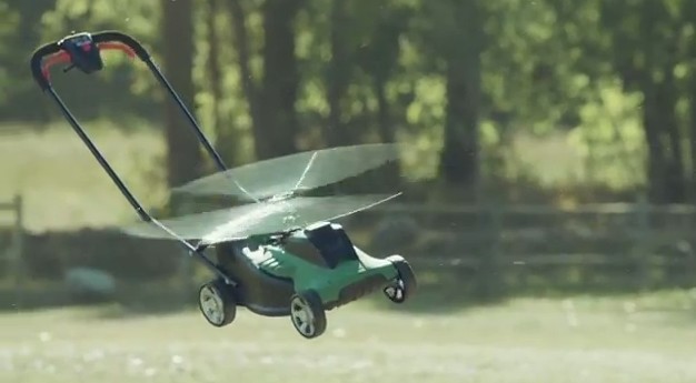 Oui un drone racerc'est à peu près ça