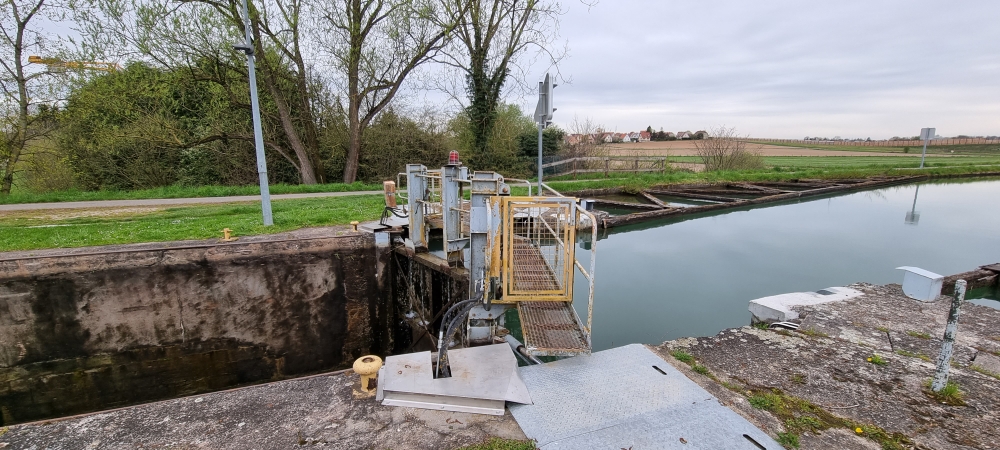 Schleusen am Kanal