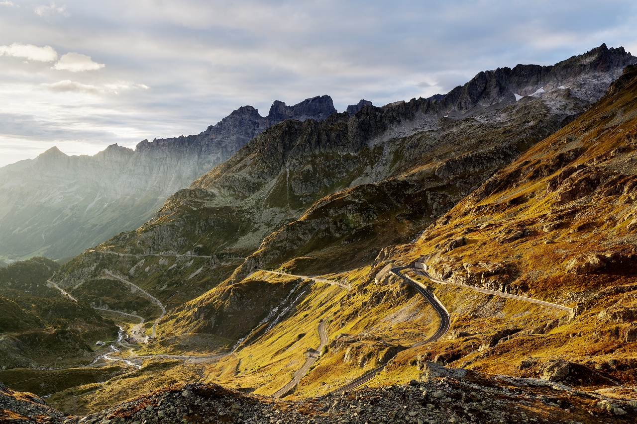 Alpen | Der Sustenpass in seiner vollen Pracht. Aber der Schein trügt. Die Alpen und vor allem die wechselnden Wetterbedingungen werden Deinem Mindset beim BRM 600 alles abverlangen ... auch im Juni.