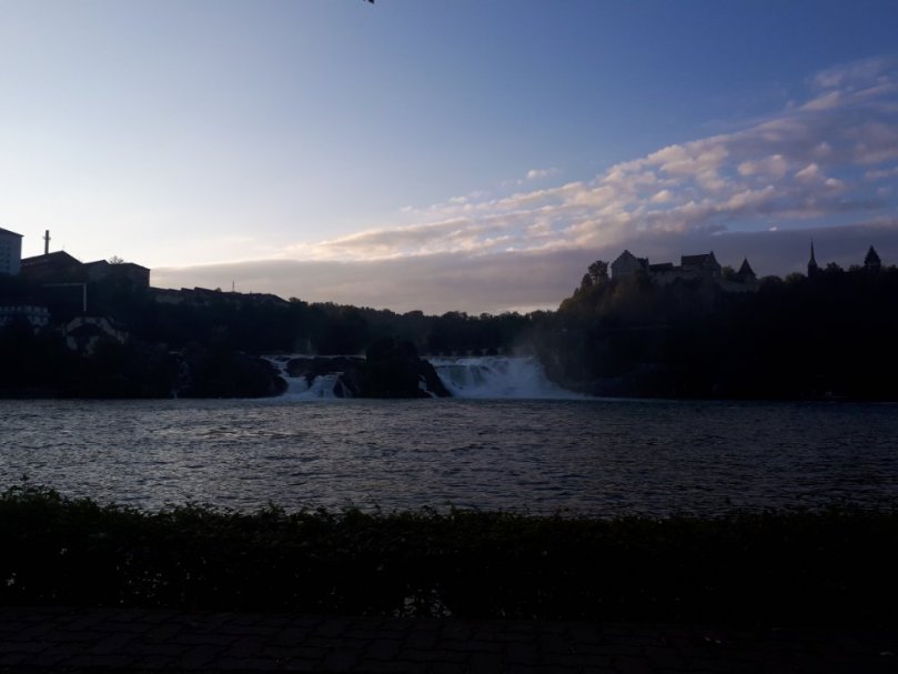 Rheinfall am Morgen bei Niedrigwasser