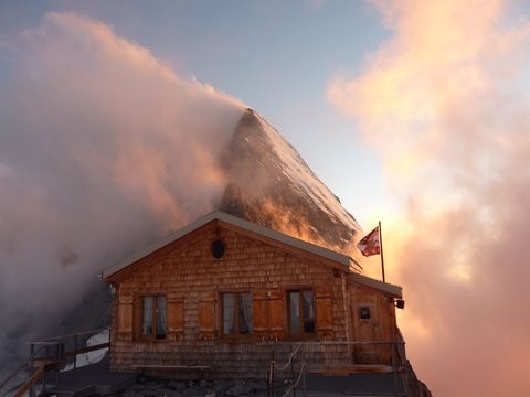 Mittelegihütte