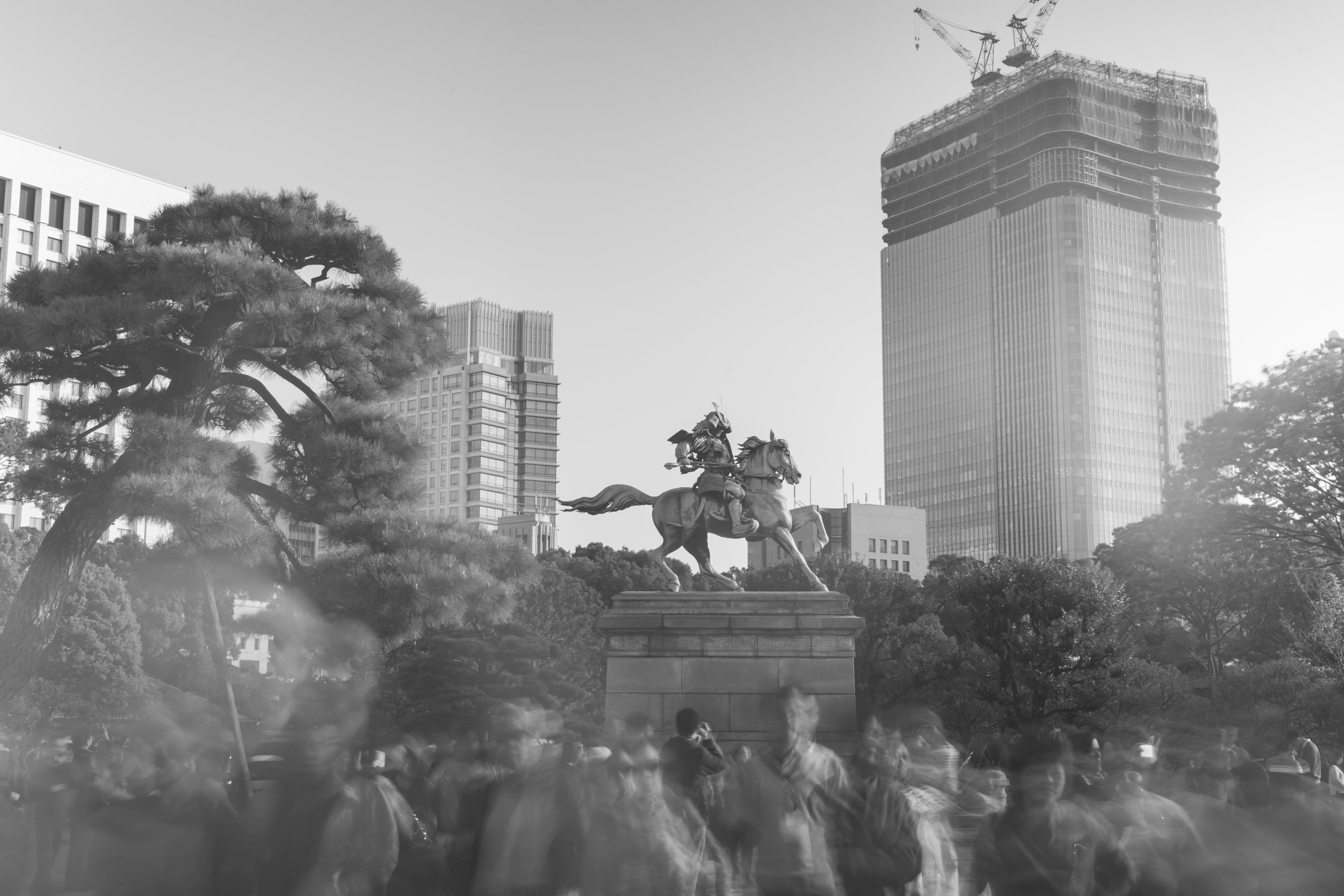 如意輪寺とジェームス・ディーンと楠公さん - 楠木正成銅像写真展