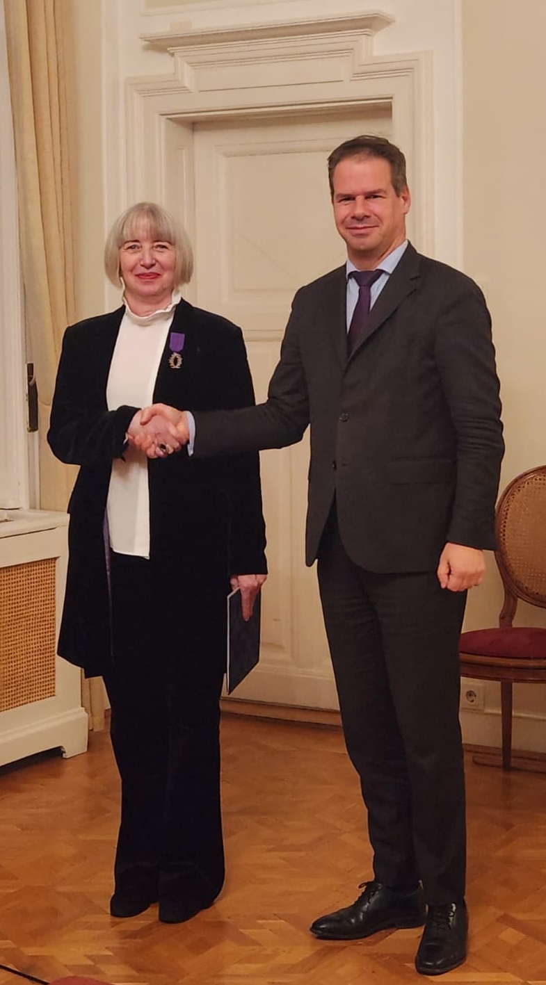 Discours de remerciment de Gonda Zita lors de la cérémonie de la remise des insignes de Chevalier des Palmes académiques par l’Ambassadeur de France en Hongrie