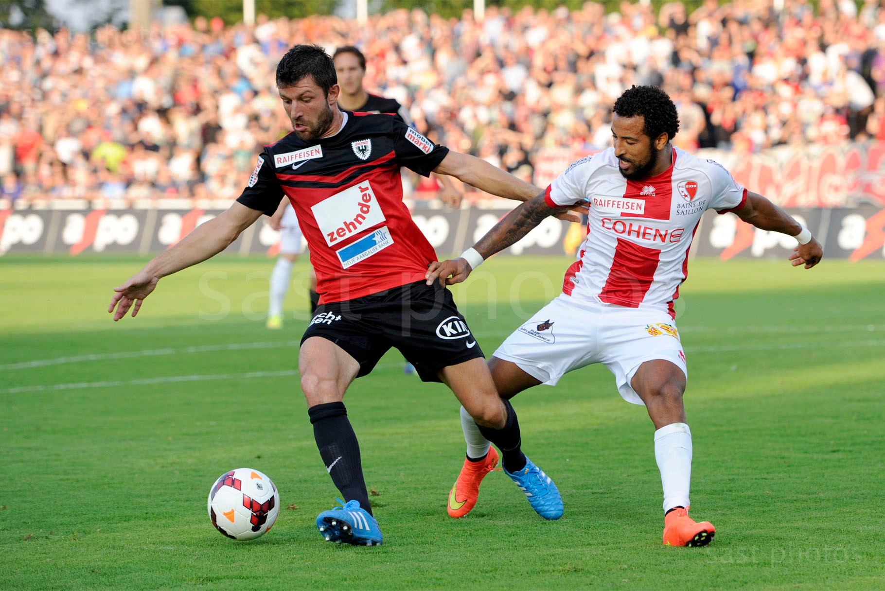 Sven Luescher (L. Aarau) gegen Carlitos (Sion)