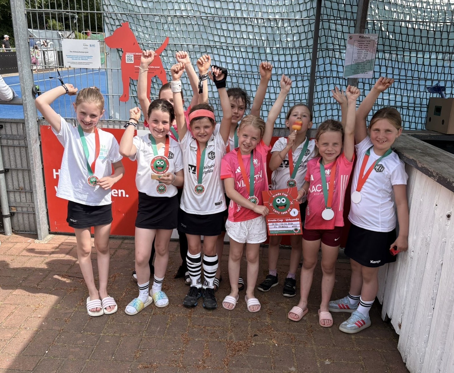 U10-MÄDCHEN BEIM ÜBERNACHTUNGSTURNIER IN KREEFELD