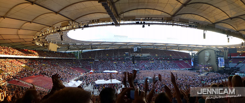 Vorfreude wabbert durchs Stadion ... :)