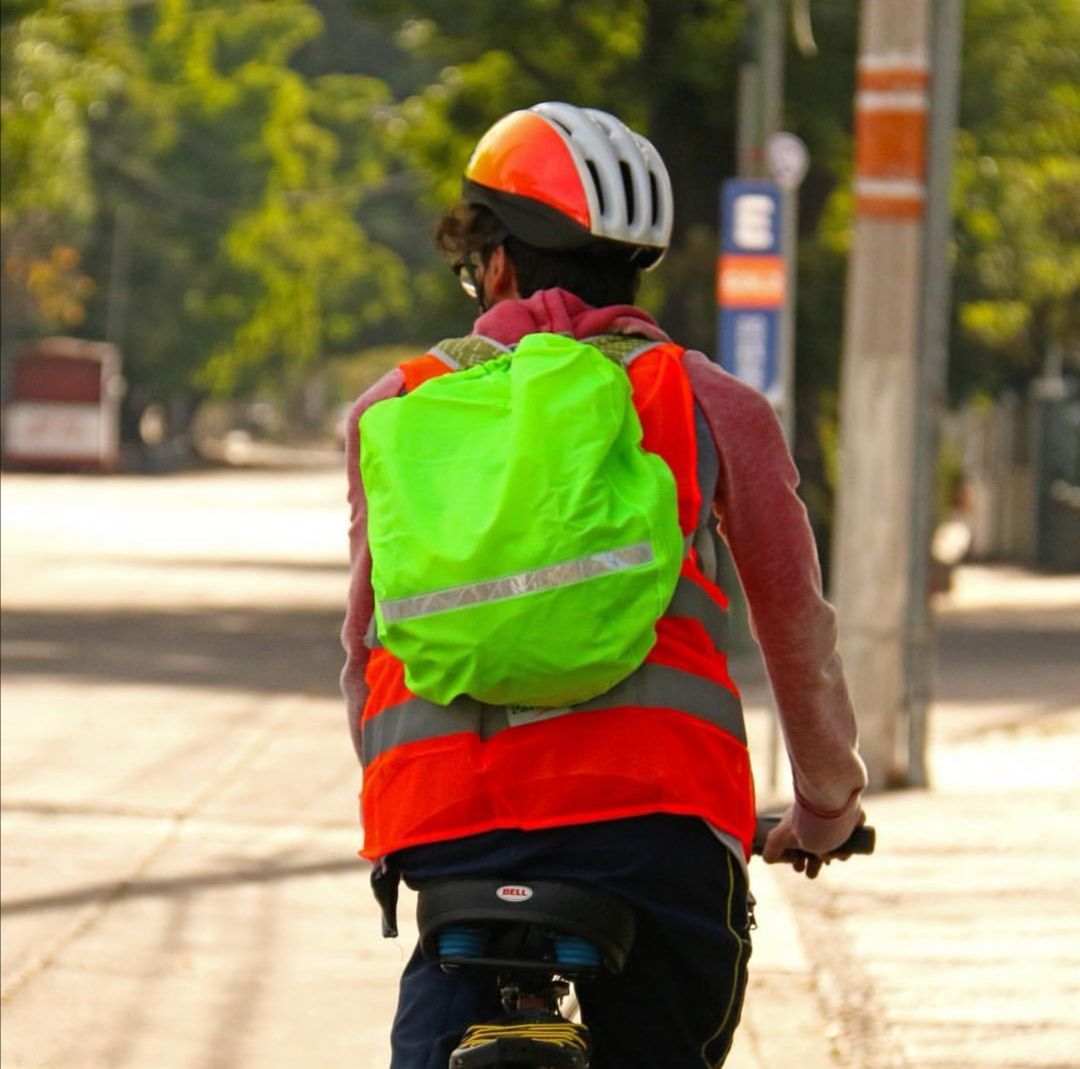 Mochila para ciclistas con señalizacion best sale