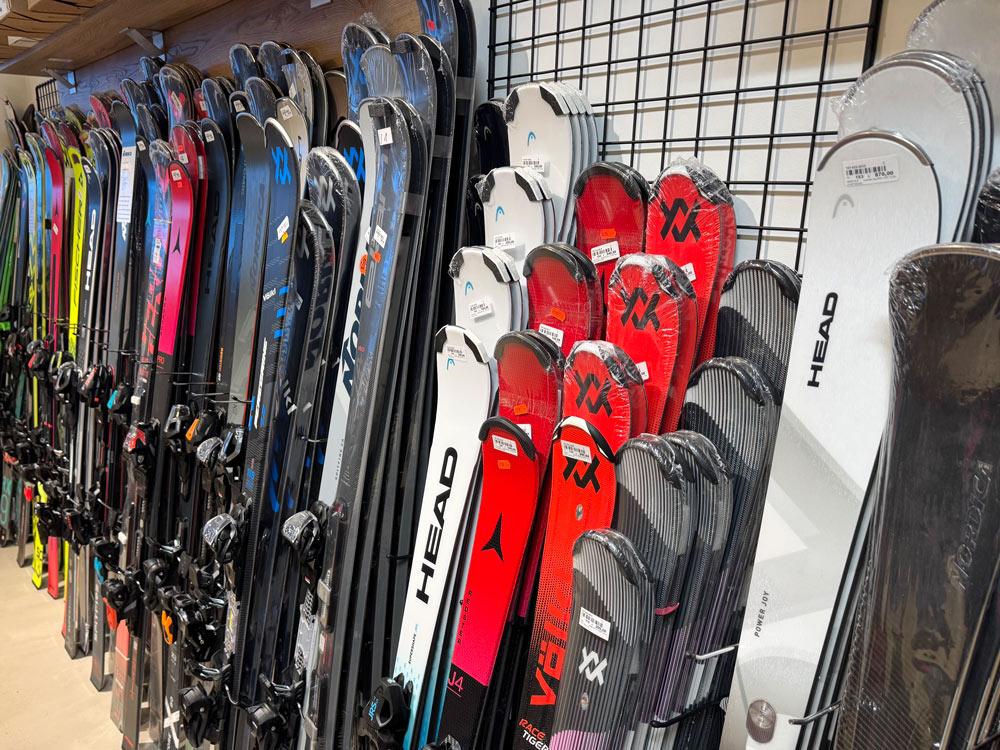 Neue Kollektion verschiedener Ski-Hersteller