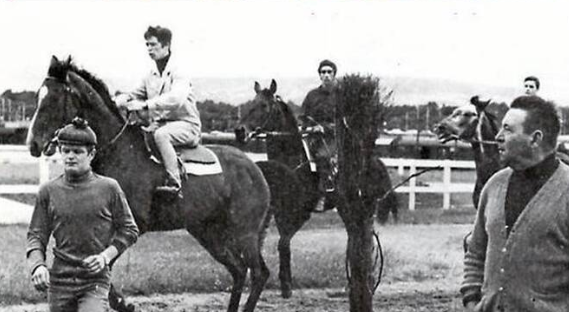 A droite André Adèle sur le Champ de Courses d'Achères