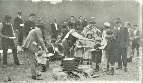 La soupe communiste avenue Eglé (La Vie au Grand Air du 10 juillet 1909)