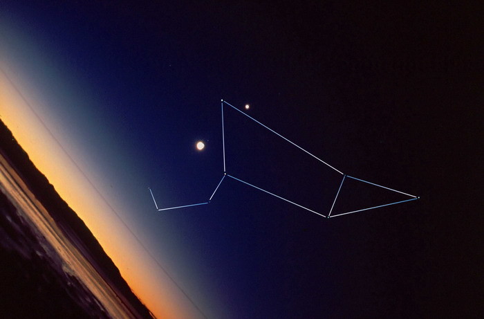 Atardecer en Nueva Zelanda, Leo, Venus y la Luna
