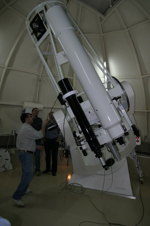 Cúpula Cygnus X1 y telescopio de 77cm