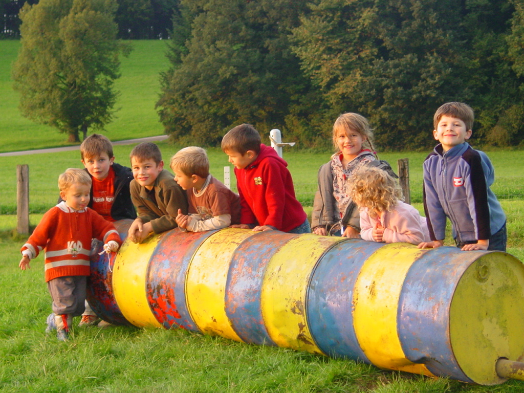 Kinder am spielen