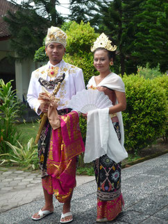 バリ島民族衣装での結婚式もできます