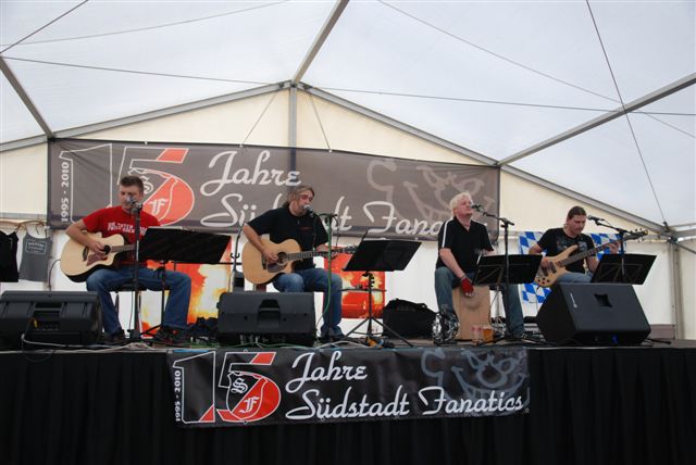 Manfred mit seiner legendären Band "Solitude Acoustic Jam" bei der 15 Jahres Feier!