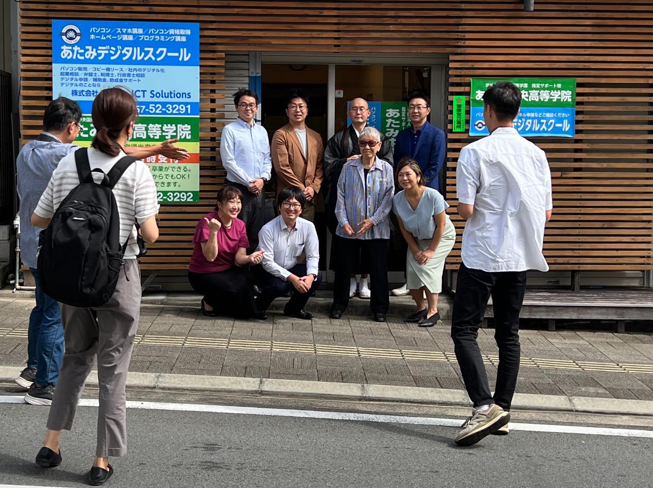 運営チームの集合写真
