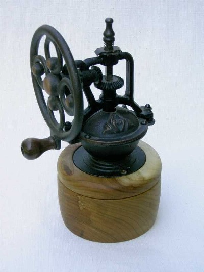 Kaffeemühle aus Robinie