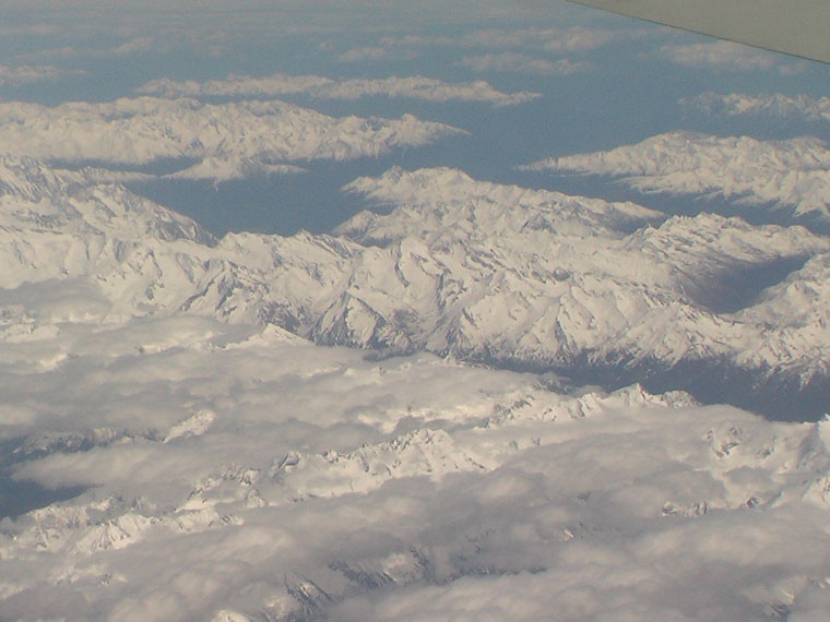 Mai 2005. Hoch über den Wolken, ...