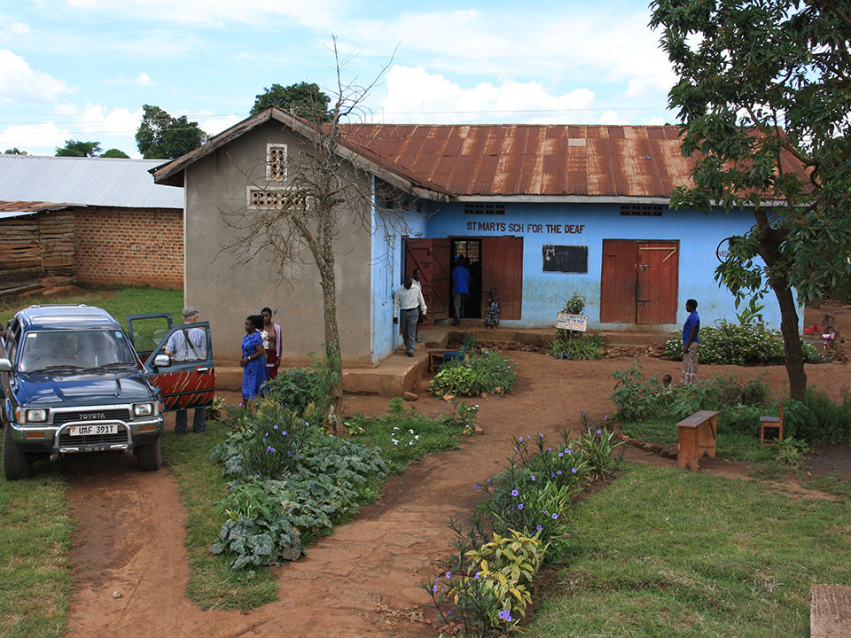 Am nächsten Tag fahren wir nach Mityana, 70 Kilometer westlich von Kampala, zur...