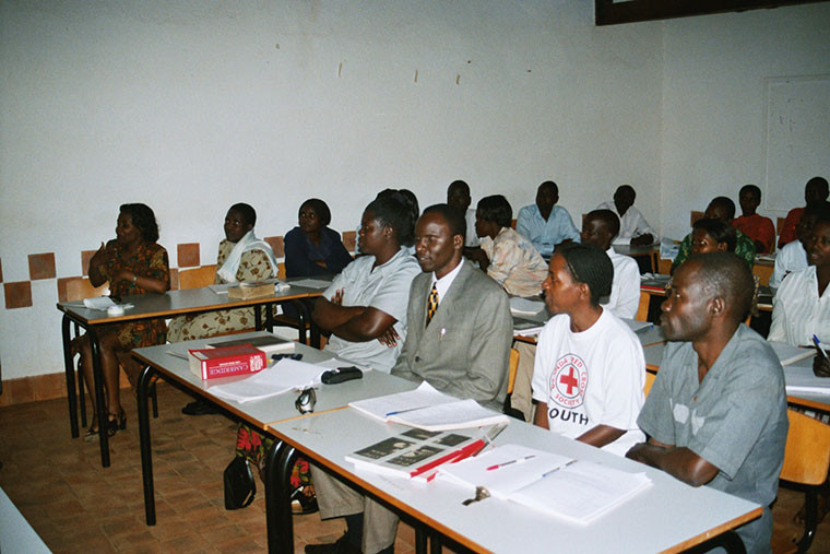 Besuch einer Universität für Gehörlose in der Hauptstadt Kampala.