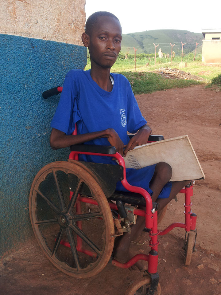 Zu Besuch in Ntungamo, der zweiten von uns geförderten Schule, wo Gehörlose und andersweitig Behinderte unterrichtet werden.