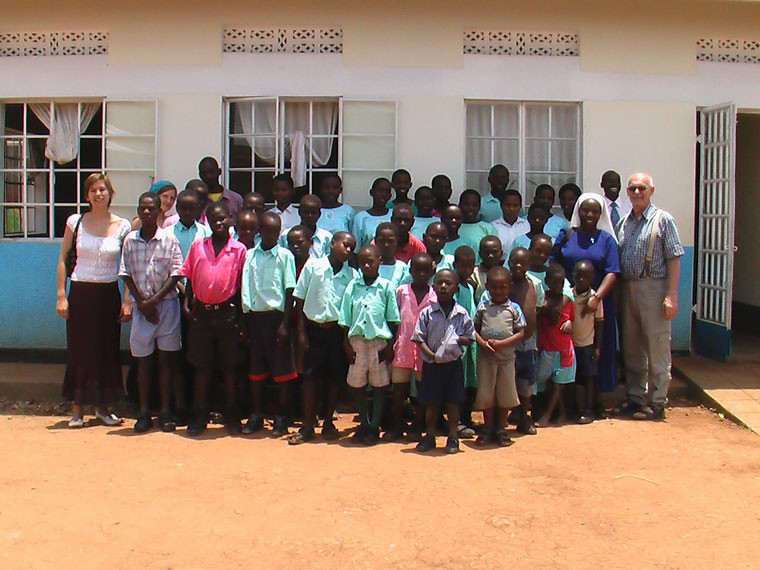 Zu Besuch bei der Gehörlosenschule in Ntungamo, ca. 240 km westlich von Masaka.