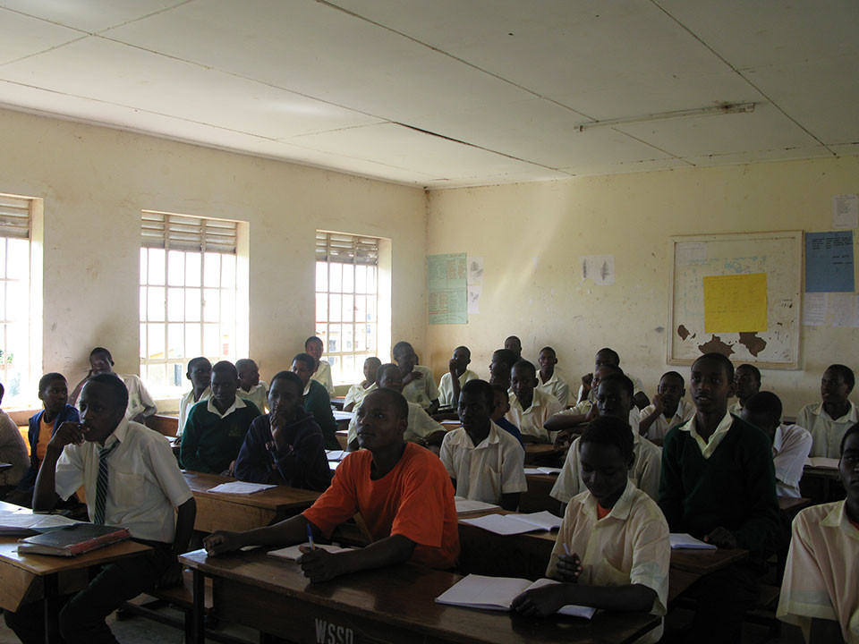 Mit einem Zweitwagen fuhren wir dann nach Wakiso, einer weiterführenden Schule, diese einige Schulabgänger von Masaka besuchen.