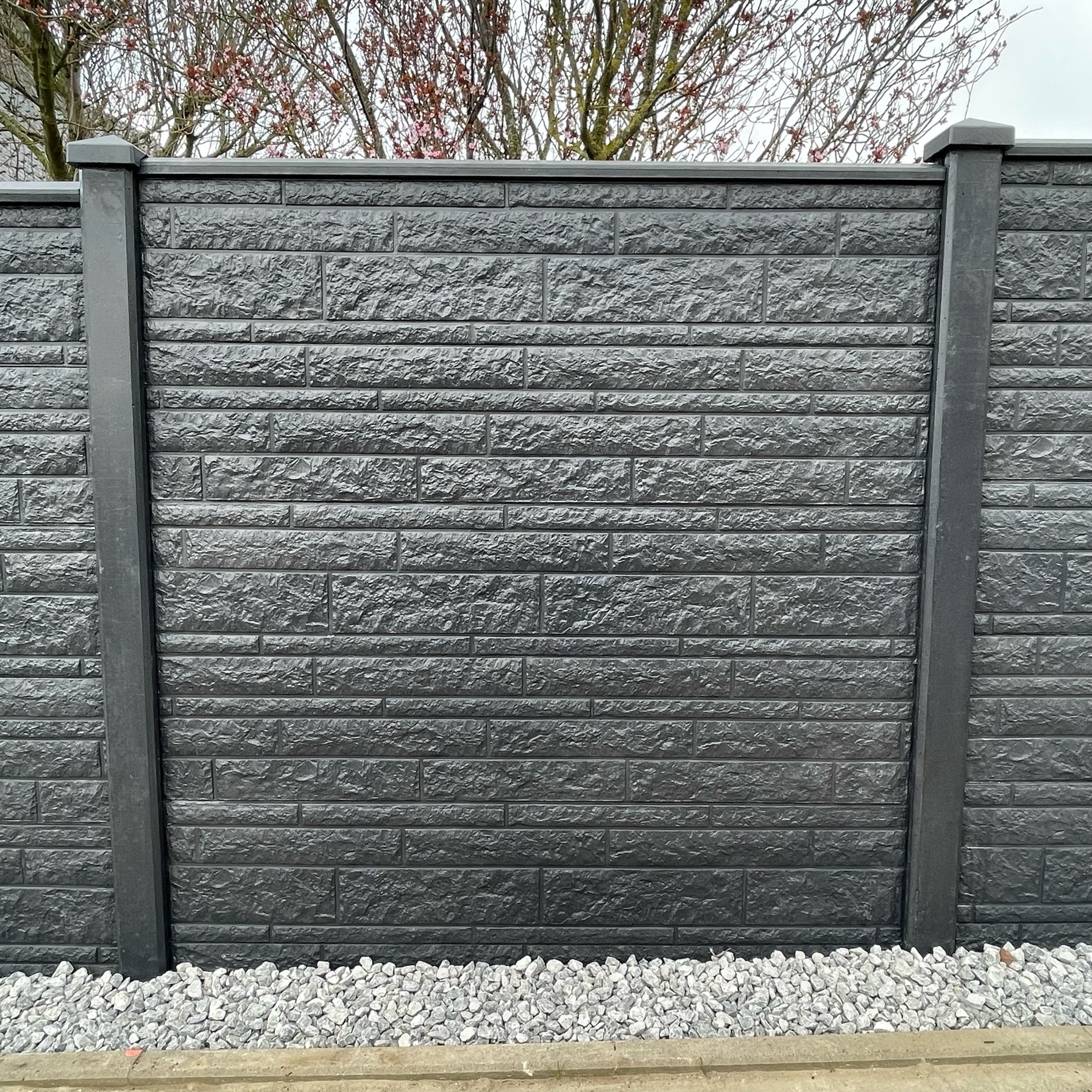 Betonzaun Motiv Fels