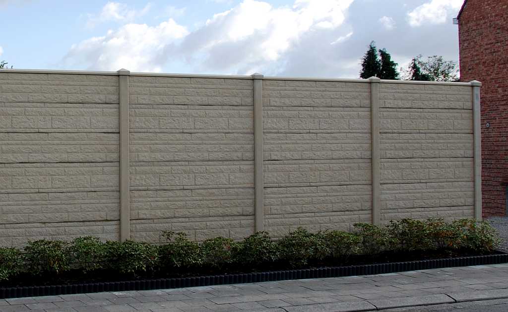 Betonzaun Motiv Fels