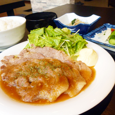 Cランチ　国産豚ロース（庄内豚）　しょうが焼き　９８０円