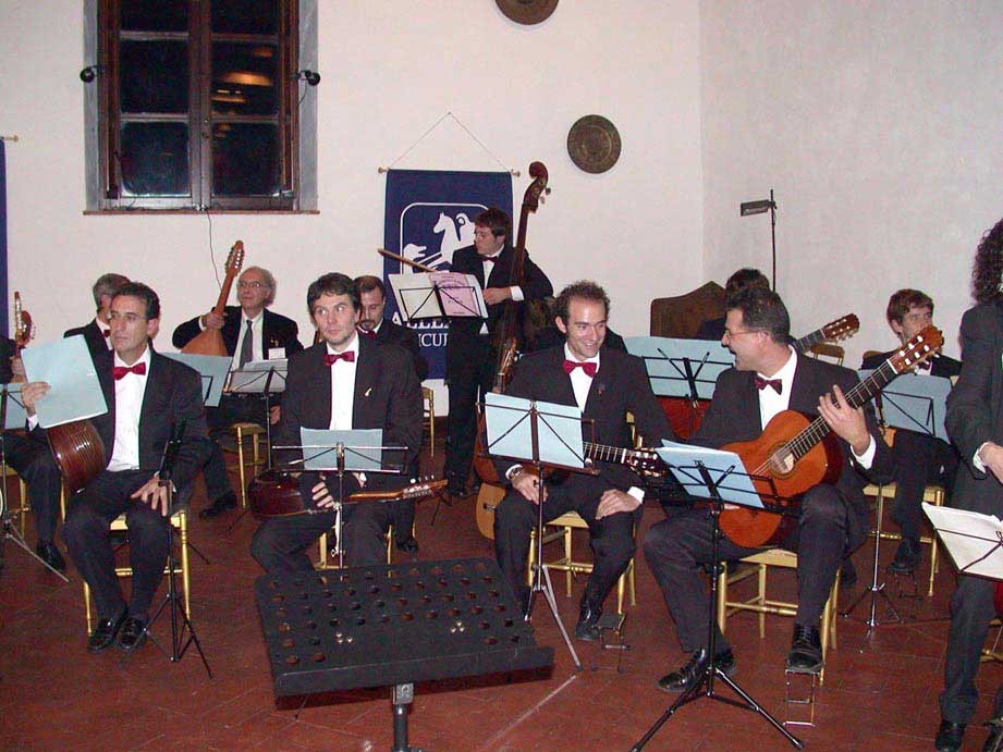 6/11/2005 - BRACCIANO - Castello Odescalchi  (1° Festival Mandolinistico del Lazio) -  (dir. Franco Turchi)