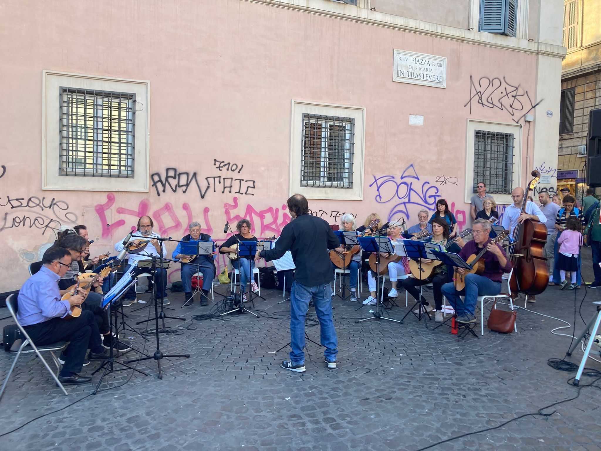 Roma, 13-10-2024 - Piazza S. Maria in Trastevere