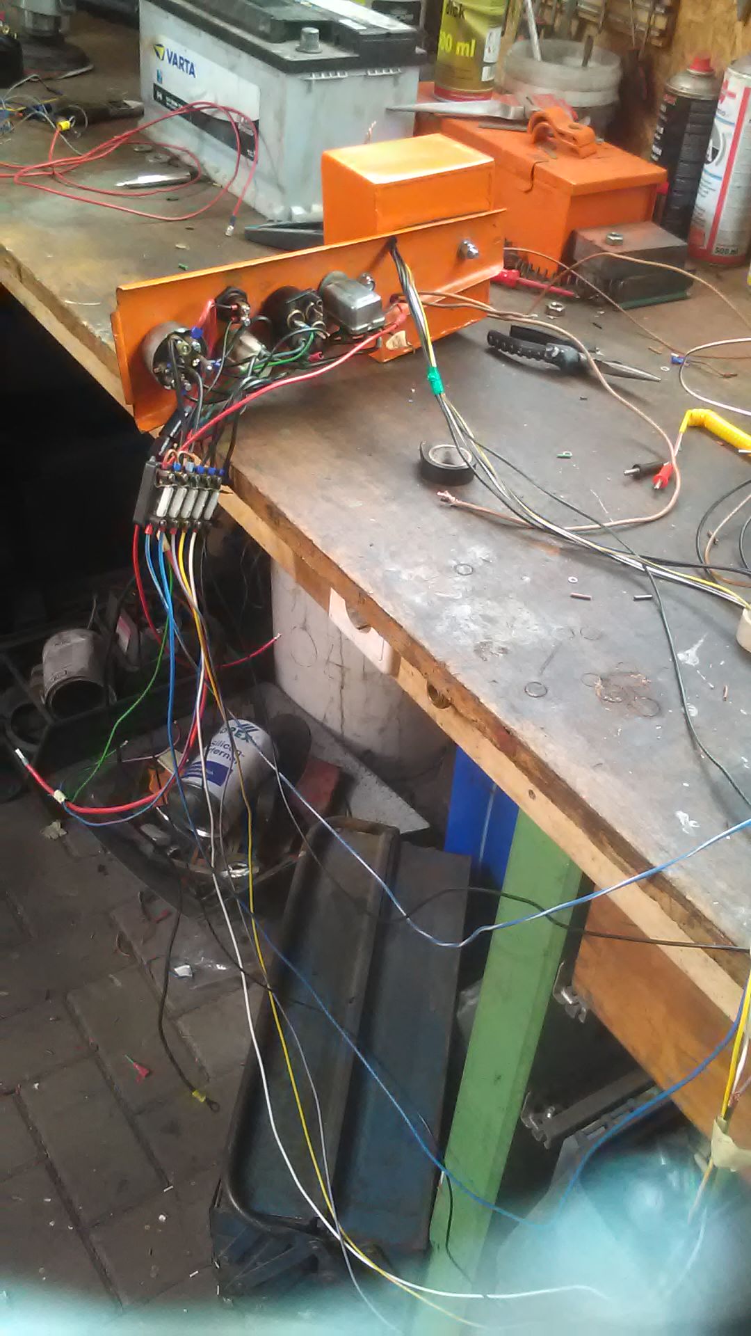 Komplette Verkabelung ist fertig.