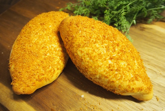 焼きカレーパン（６個）：油で揚げないヘルシーなカレーパンです。中身のカレーもレンジで簡単につくります。ボリュームたっぷりのサクッとあっさりカレーパンが６個出来ます。