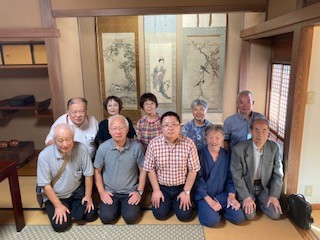 参加者記念写真・ご住職とともに