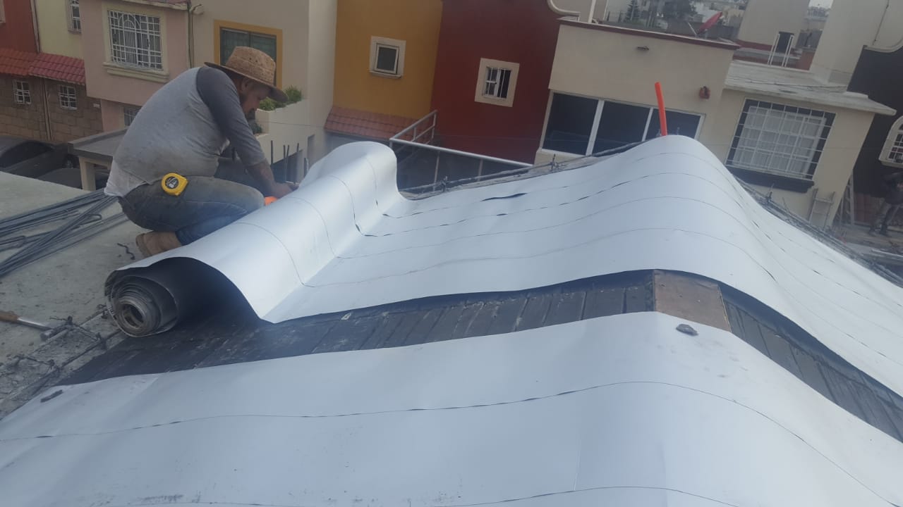 + Colocacion del rollo para el colado de Losasa de techo - Página web