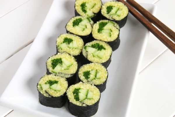 Gelbes Möhren-Sushi