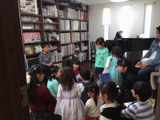 お話を聞いています