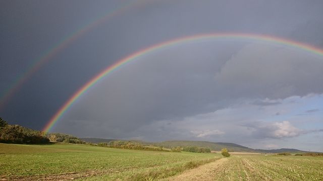 Doppelter Regenbogen, aufgenommen 2017 in meinem Jagdrevier in Dutzenthal. 