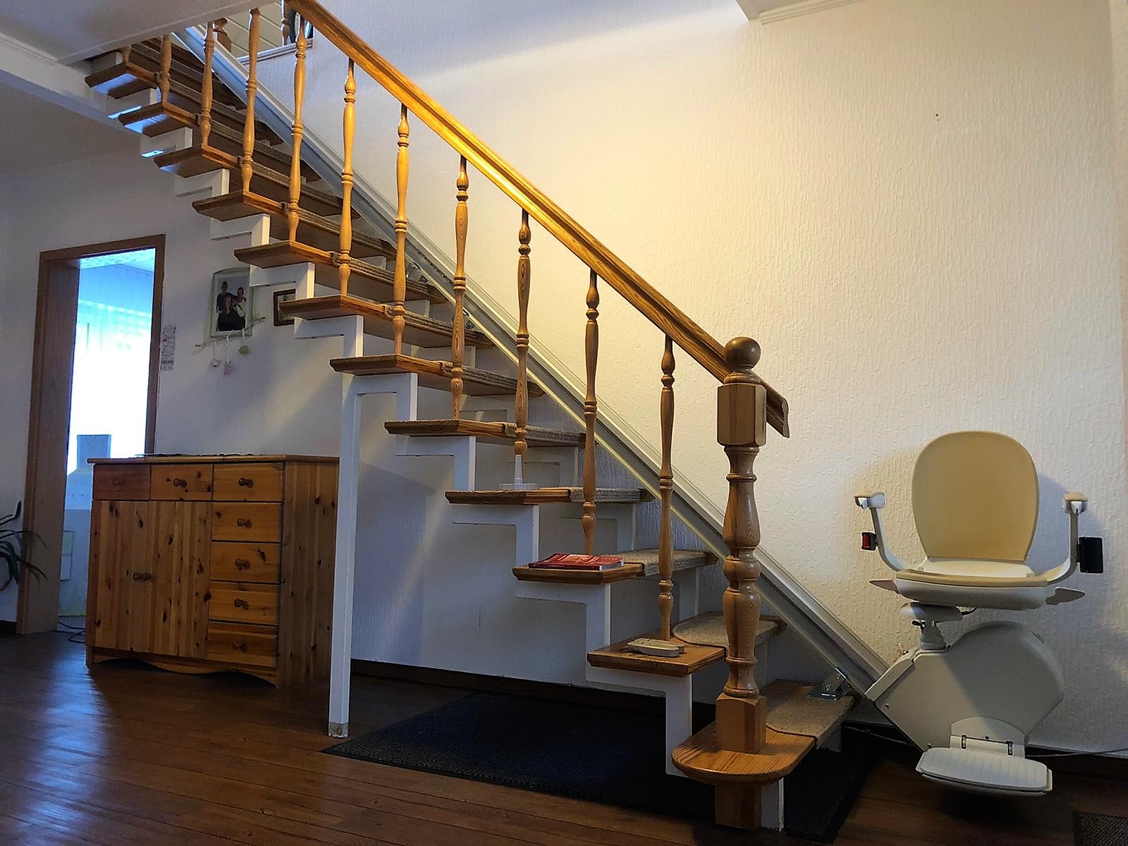 Acorn SG 130, Innenanlage mit Drehsitz