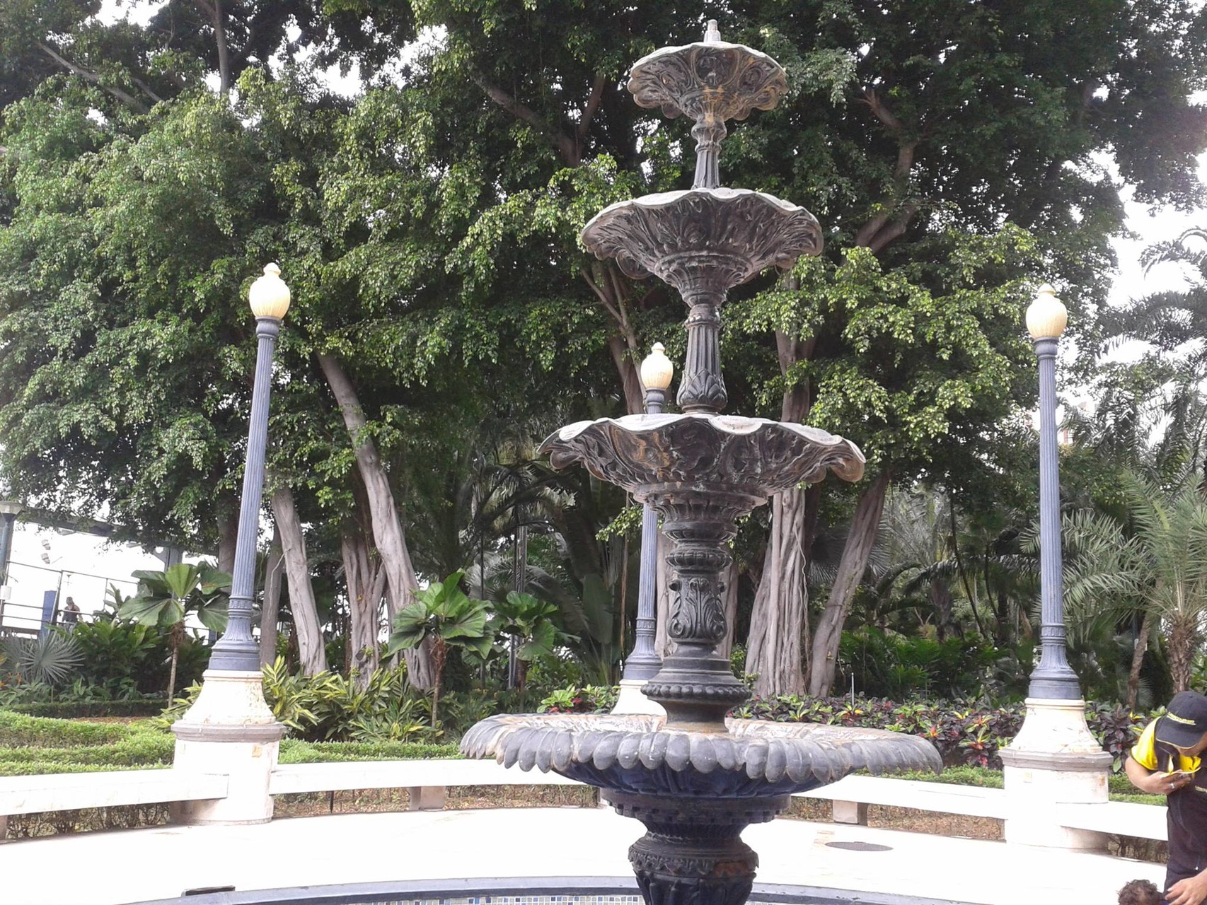 La fontaine du jardin tropical du Malecon 2000