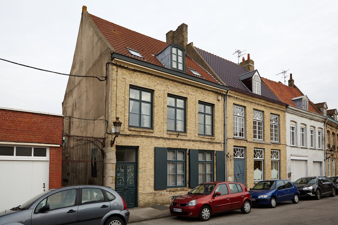 Unweit vom Schlachthof an der Place du Marché aux Fromages liegt Antoines Elternhaus und...