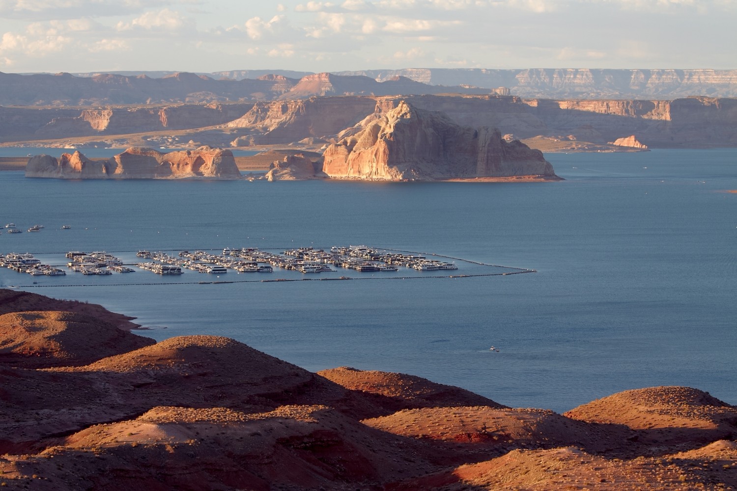 In der Folge "Geister-Canyon" kommen die drei ??? während ihres Road-Trips u.a. an den Lake Powell,...