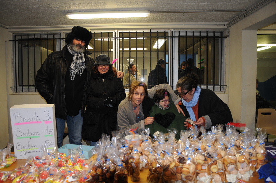 Merci à nos charmants bénévoles décorés d'une plume d'AUTRUCHE !