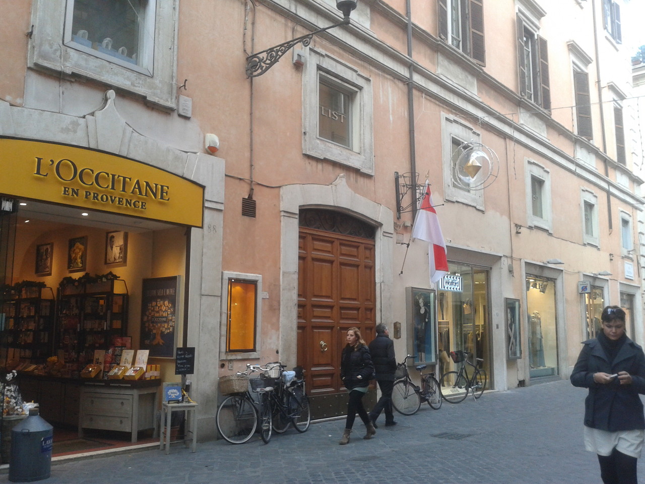 PLI Partito Liberale Italiano sede storica Roma a piedi