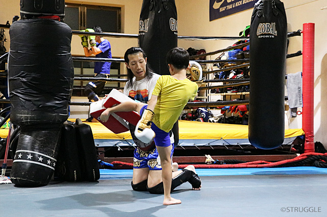 明日はアマチュア大会 SMASHERSに2名出場します！